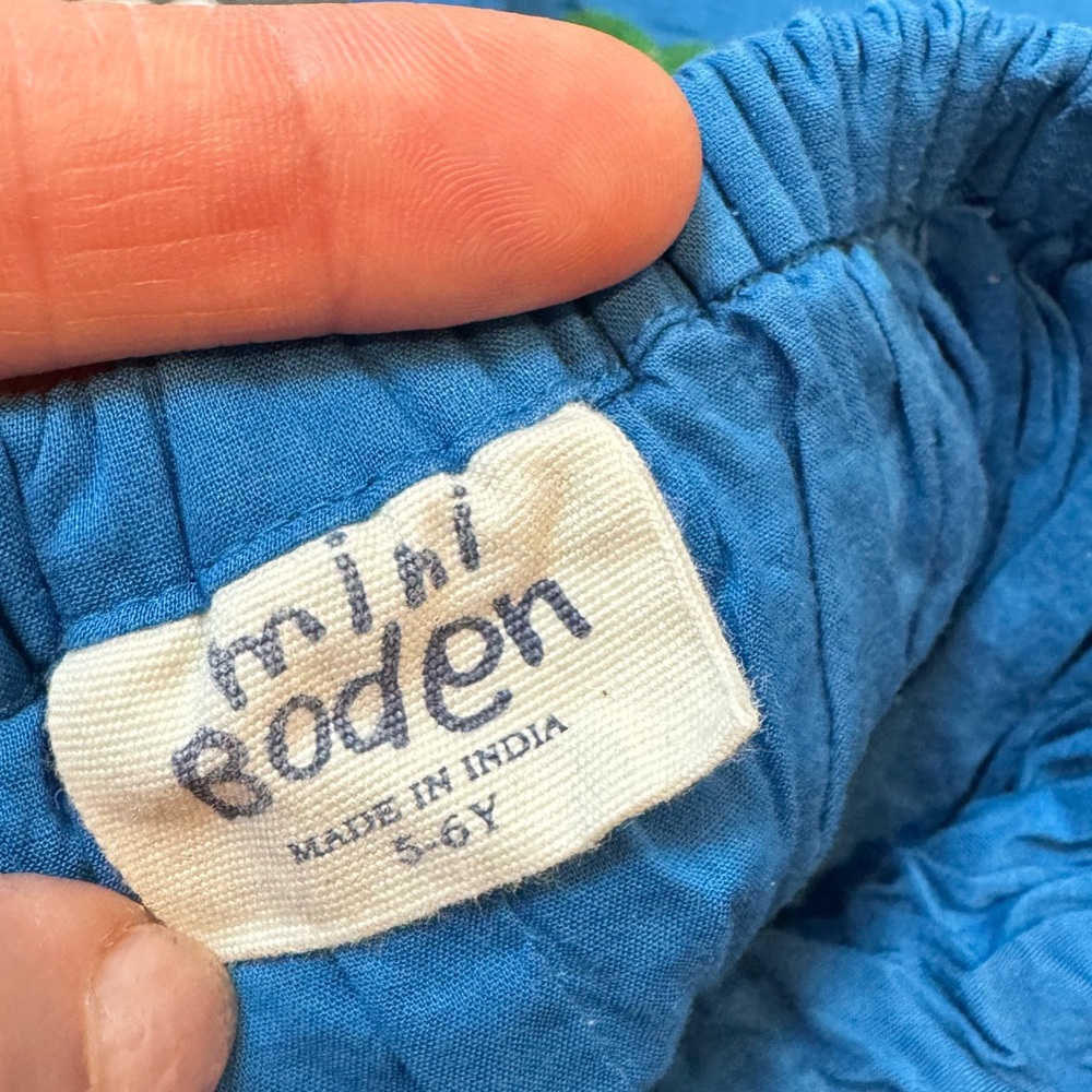 Mini Boden 5-6 blue embroidered skirt medallions - Picture 8 of 10